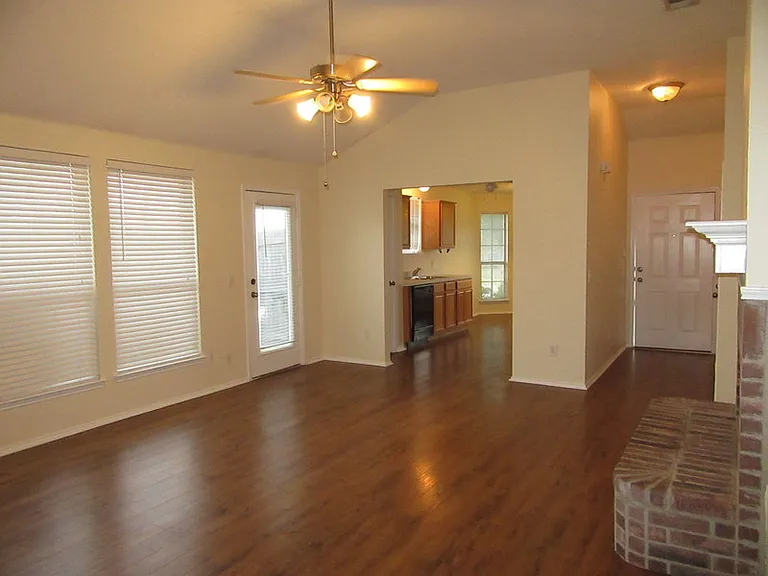 319 Lake Wichita Dr — Photo 6
