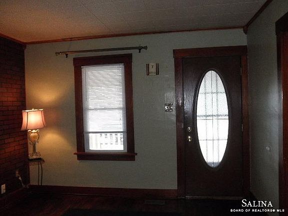 2nd image of 711 Sheridan St
