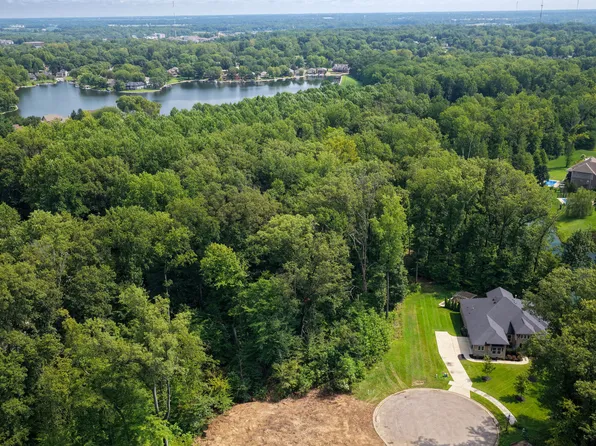 5066 Oak Ridge Trl, Columbus, IN 47201