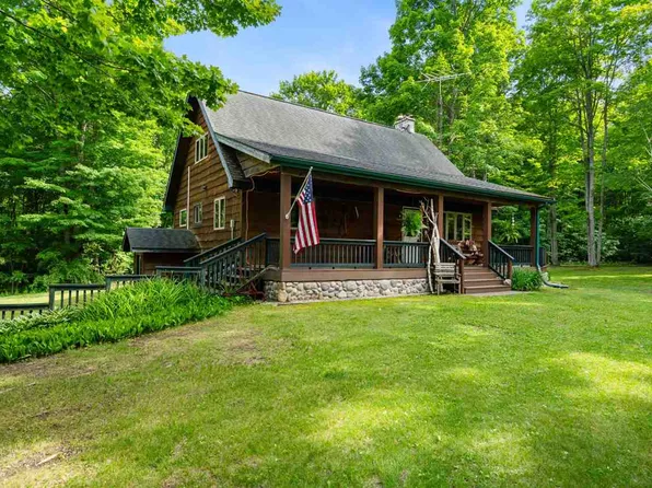 187 W Gill Rd, Levering, MI 49755