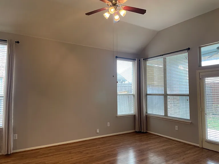 660 Payton Way — Photo 20