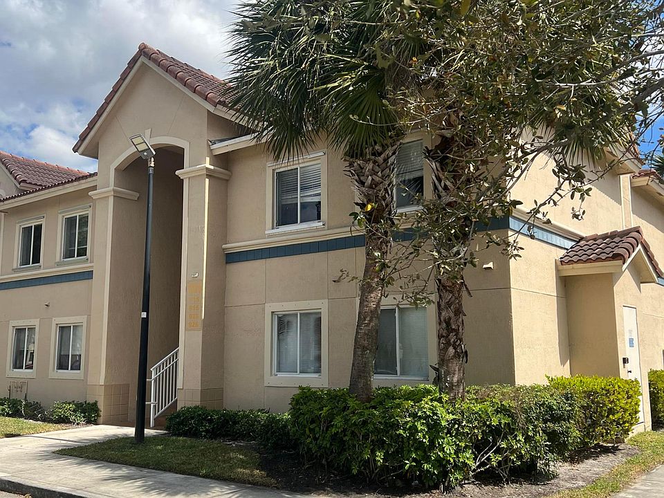 1st image of 1095 Golden Lakes Boulevard #925