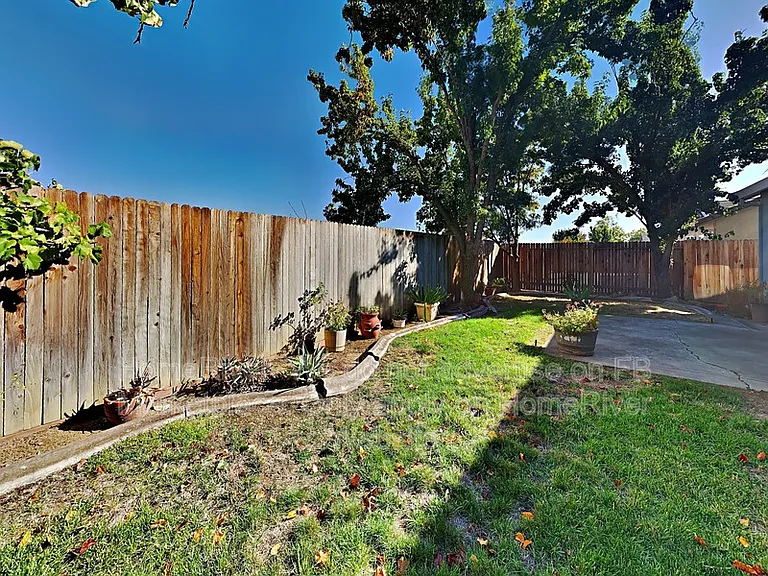 8453 Mockenhaupt Ct — Photo 17