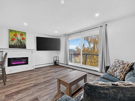 5th image of 607 N 7th Ave NE #401