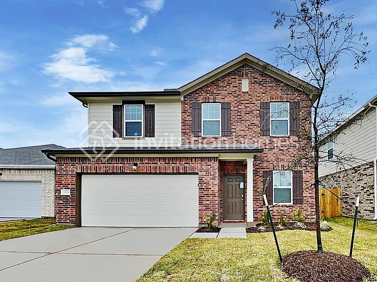 13515 Kinsman Rd — Photo 1