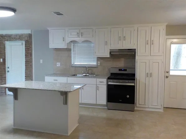 527 Regal St, Houston, TX 77034