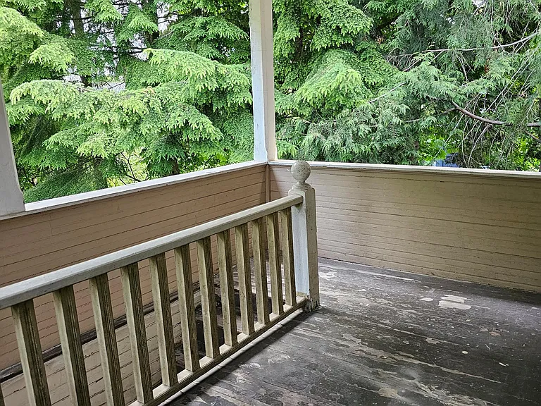 309 NE Graham St #A — Photo 34