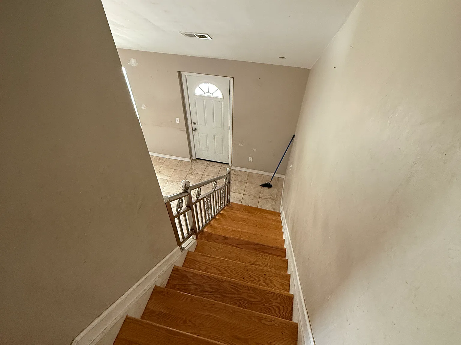 2 bed, 950 sqft, $2,700 — Photo 4