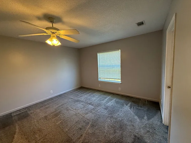 115 Lake Wisteria Ct — Photo 7