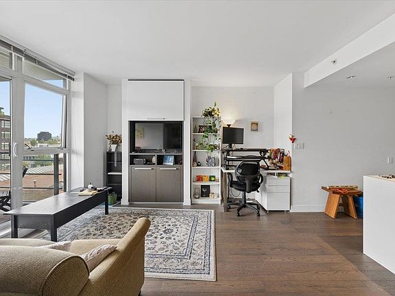 4th image of 288 W 1st Ave #608