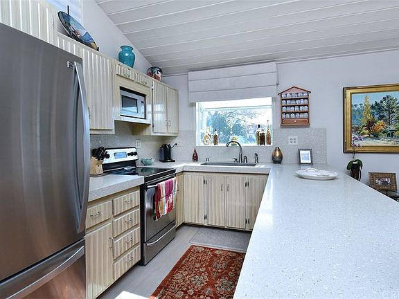4th image of 4525 Tujunga Ave