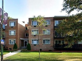 2215 W 111th St APT 101, Chicago, IL 60643