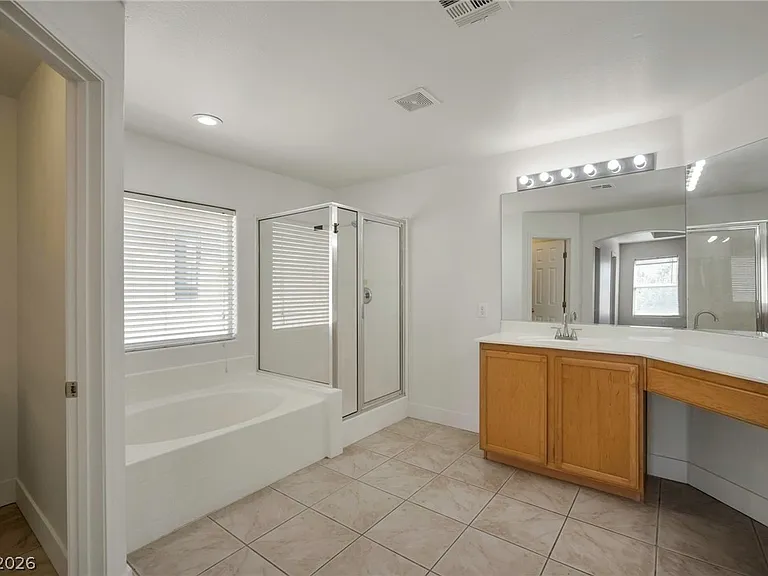 9711 Spinnaker Creek Ave — Photo 24