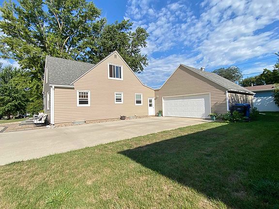 3rd image of 501 Lee Dr