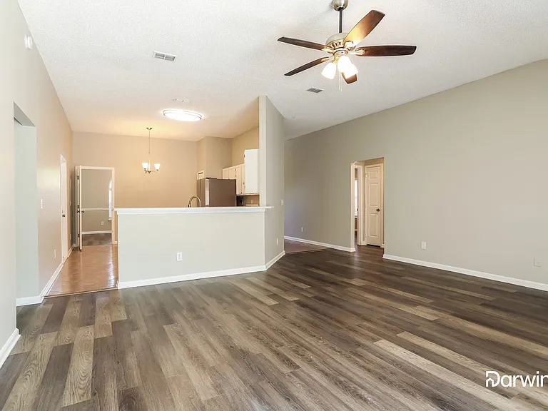 407 Willow Green Dr — Photo 7