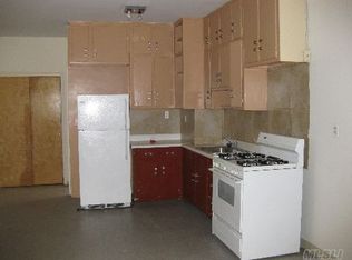 1028 154th St, Whitestone, NY 11357