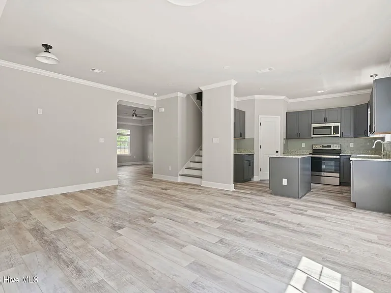 1208 Jessie Way — Photo 10