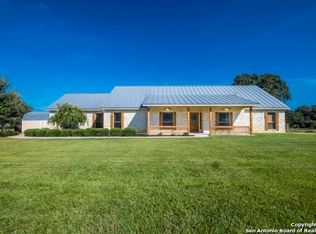 149 Abrego Lake Dr, Floresville, TX 78114