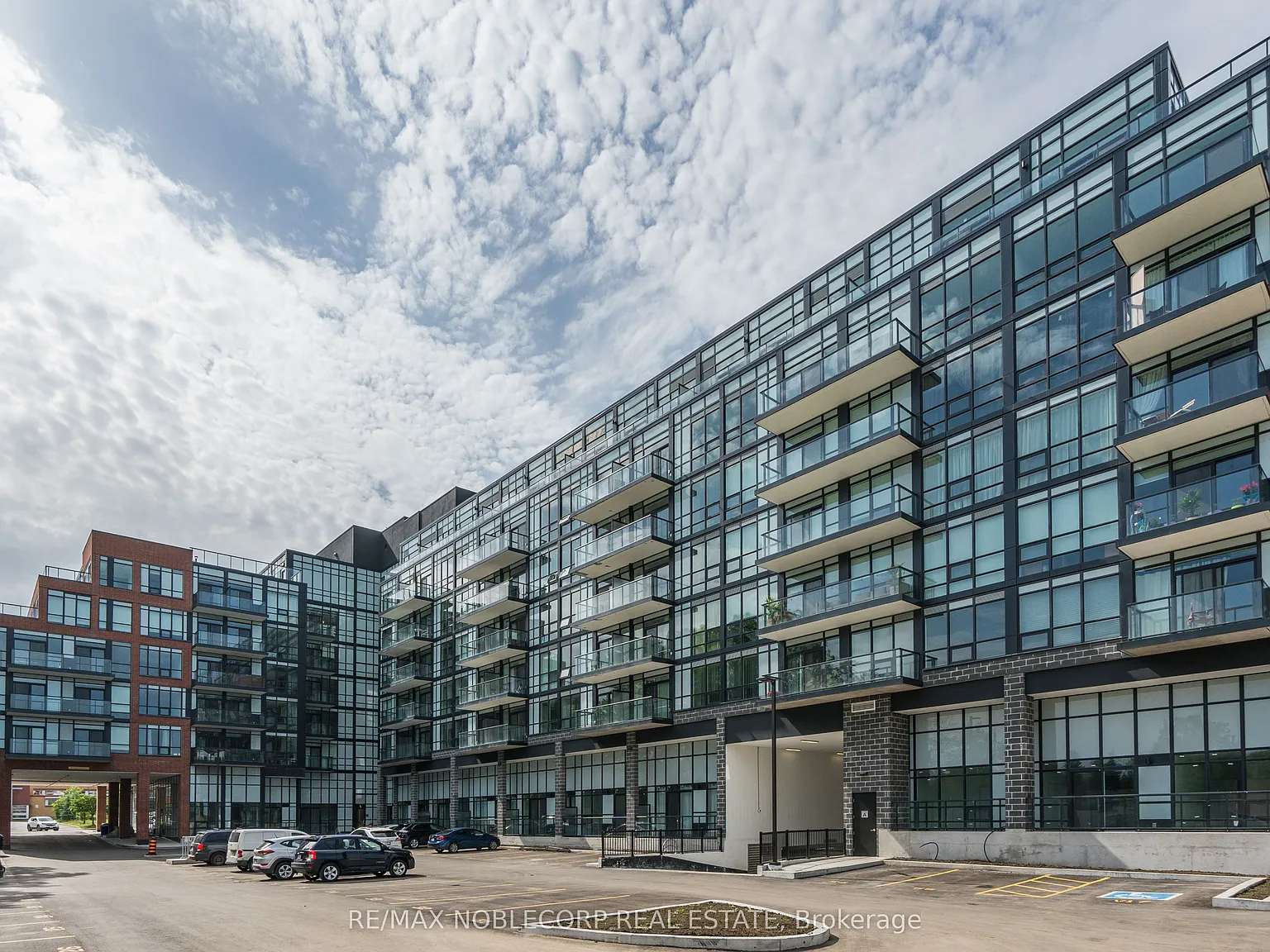 South District Condos — Photo 2
