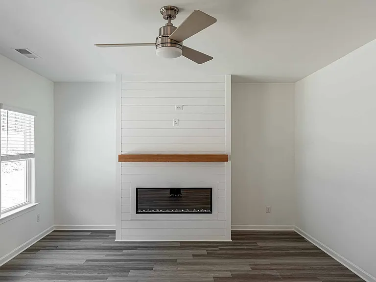 3318 Pepperpike Ct — Photo 2