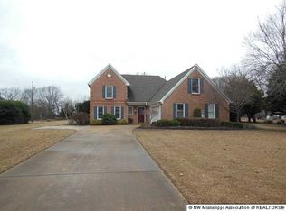 74 Oak Grove Cv, Byhalia, MS 38611