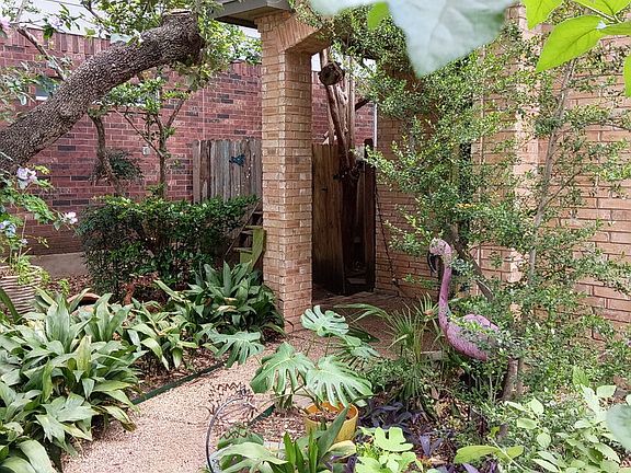 4th image of 2039 Thicket Trail Dr