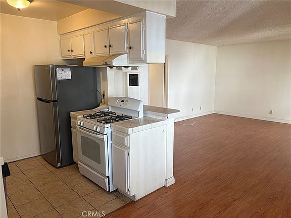 3rd image of 415 N 3rd St APT F