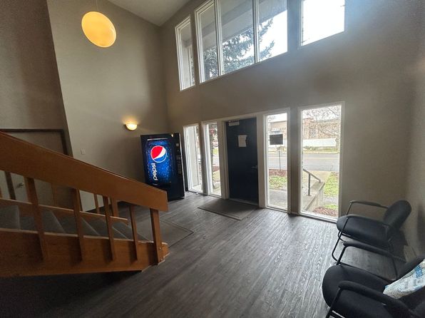 230 W Broadway St #18