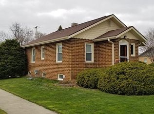 201 Fischer Ave, Iowa Falls, IA 50126