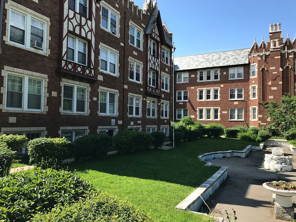1st image of 4832 S Drexel Blvd APT 3W
