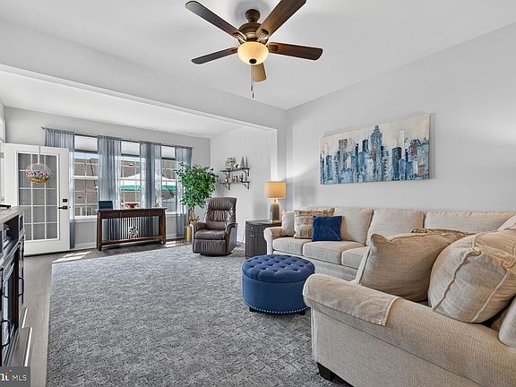 4th image of 5307 Crape Myrtle Dr