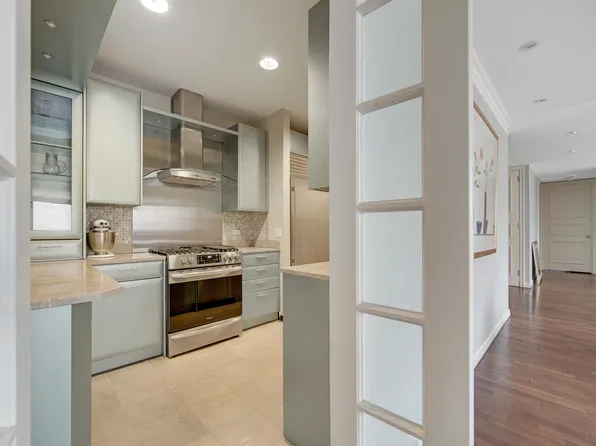 201 East 80th Street image 9 of 20