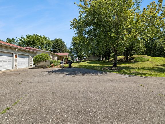 4th image of 4509 Benders Ferry Rd