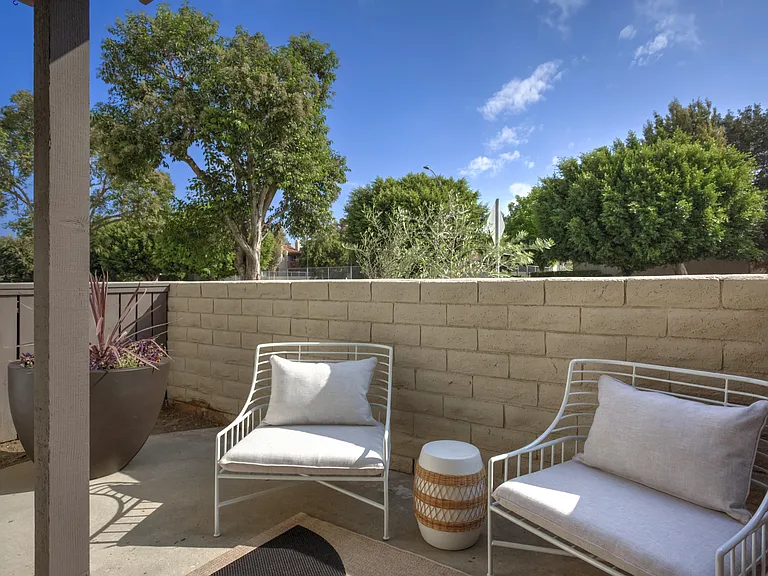 Terra Camarillo — Photo 8