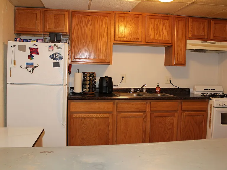 Welcome to 1020 8th Street Comfortable Living in the Heart of Golden — Photo 5