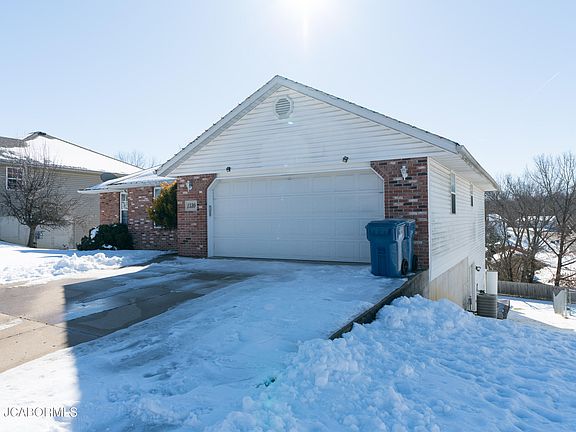 4th image of 1530 La Hacienda Ct