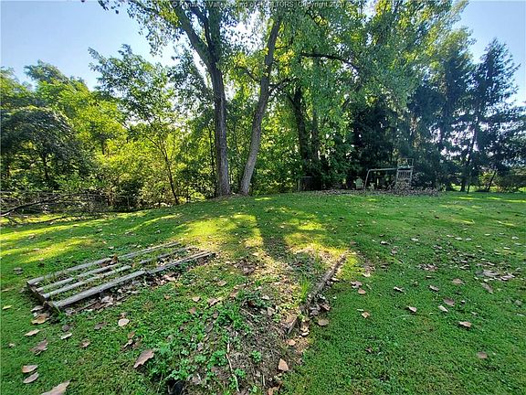 5th image of 509 Hillcrest Dr