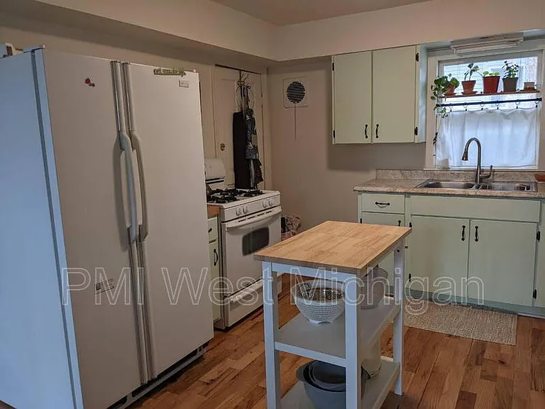 103 Fitzhugh Ave SE #1 — Photo 6