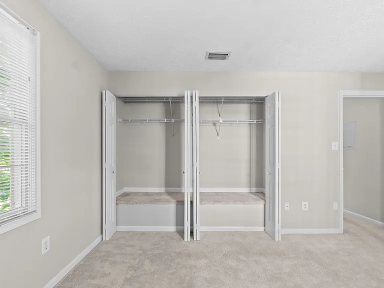 12205 Saint Peter Ct — Photo 21