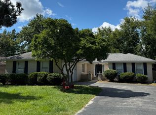 5S254 Middle Rd, Naperville, IL 60563