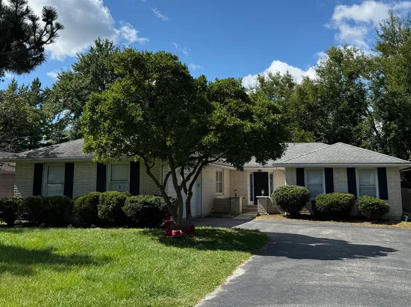 5S254 Middle Rd, Naperville, IL 60563