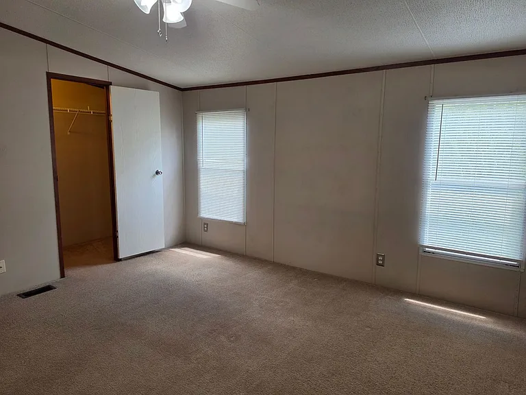 1617 E Brazos St — Photo 31