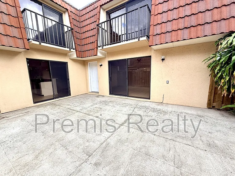 2607 6th Ct #1 — Photo 11
