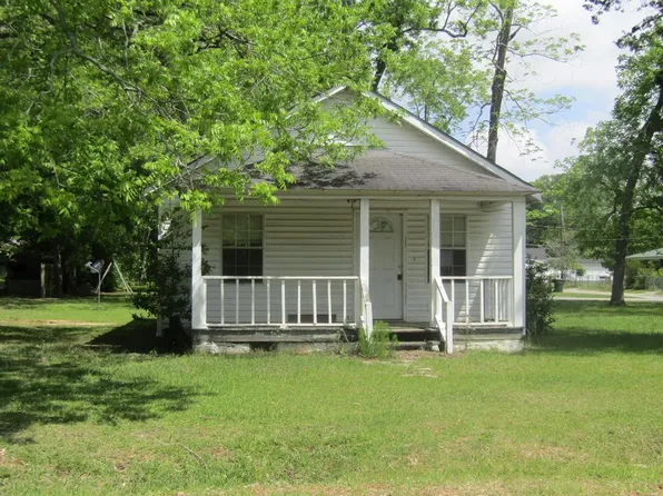 518 E 7th St, Ocilla, GA 31774