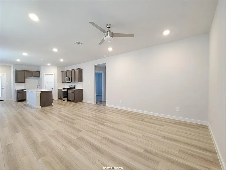 1232 Amistad Loop — Photo 3