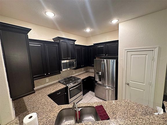 3rd image of 5151 Oasis Park