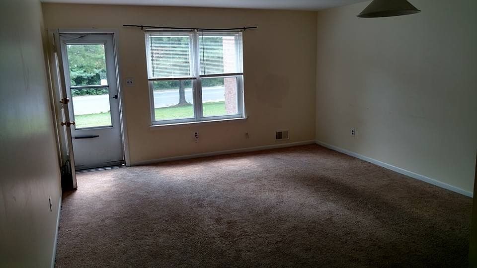 2nd image of 15 Vane Ct