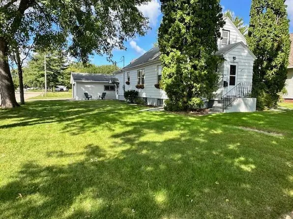 701 5th St NE, Staples, MN 56479