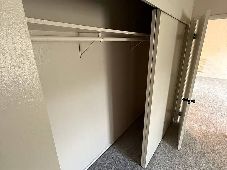 Fernmar Apartments — Photo 13