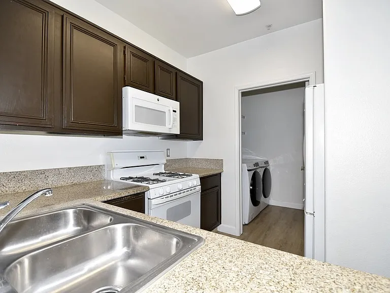 7189 S Durango Dr #202 — Photo 4